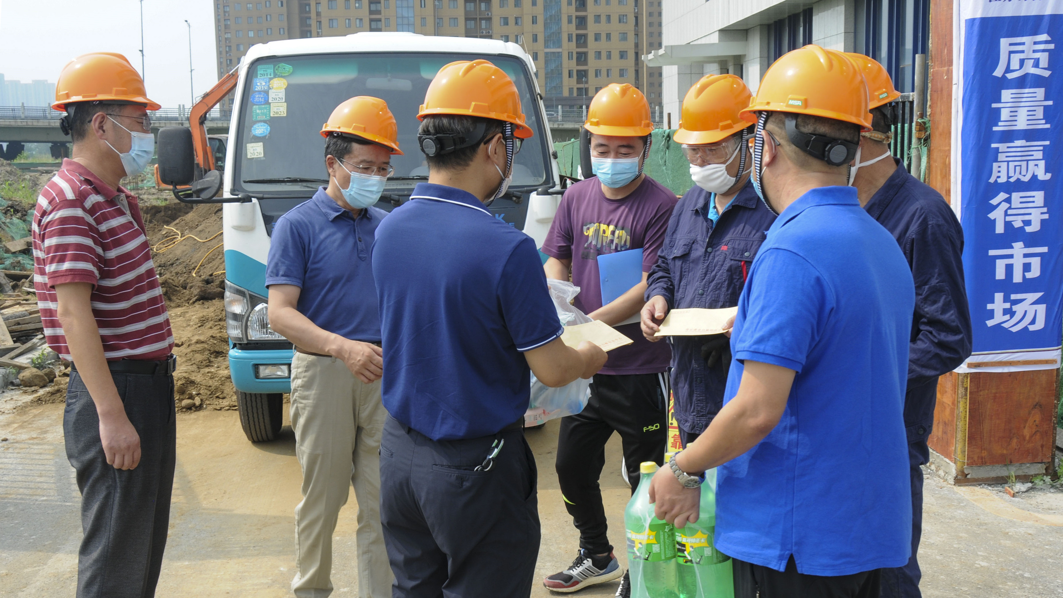 2021年夏季安康“三送”2.JPG